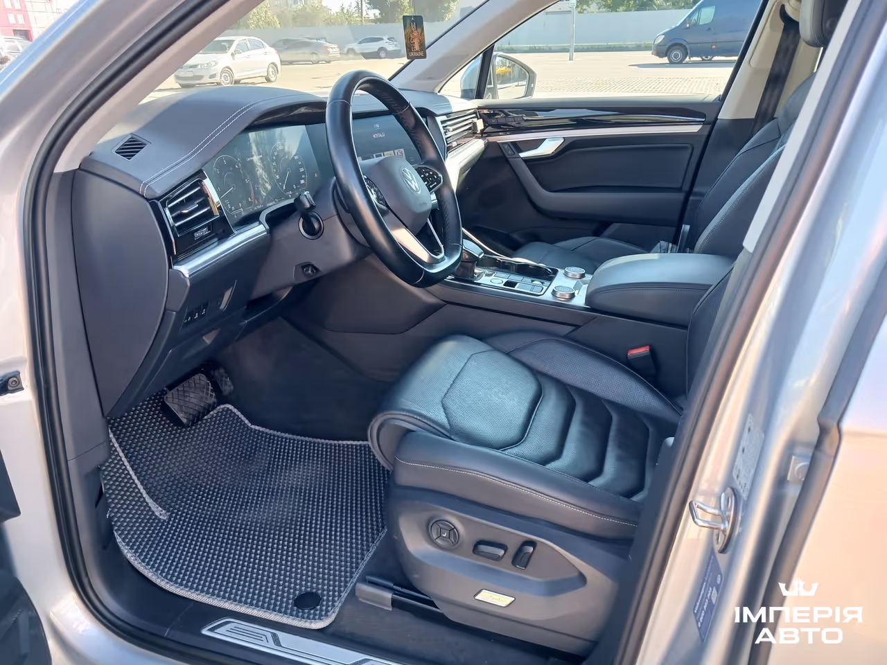 Volkswagen Touareg - фото 16
