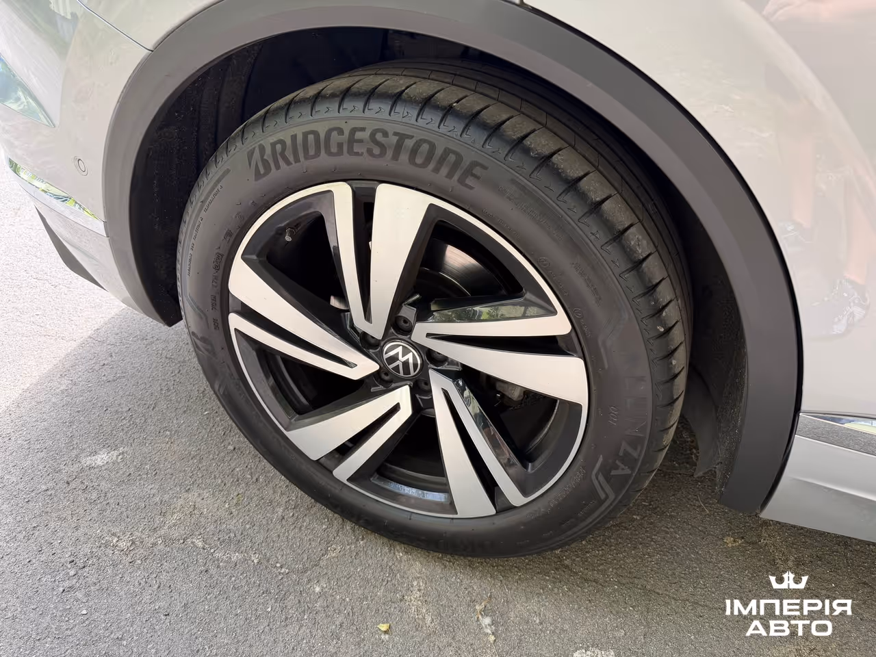 Volkswagen Touareg - фото 9