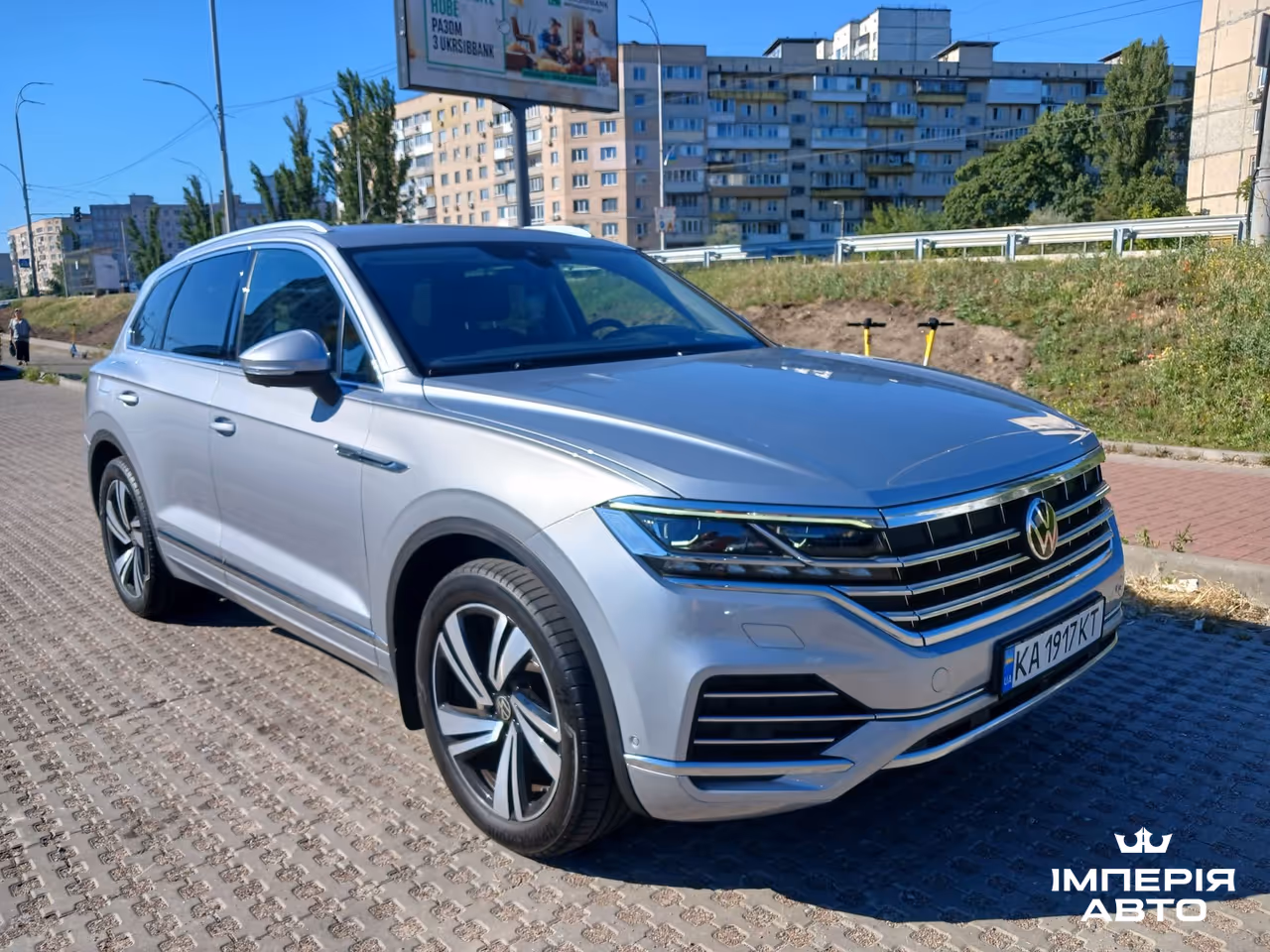 Volkswagen Touareg - фото 1