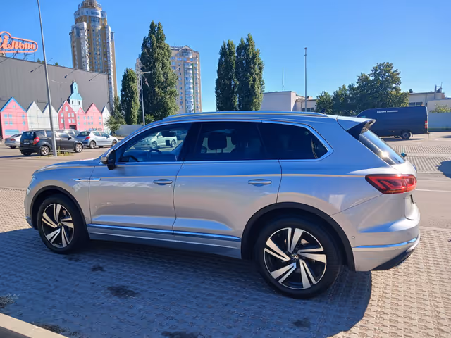 Volkswagen Touareg - зображення 3