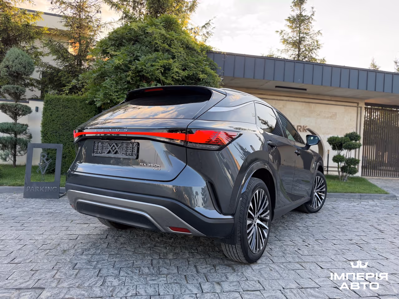 Lexus RX - фото 10