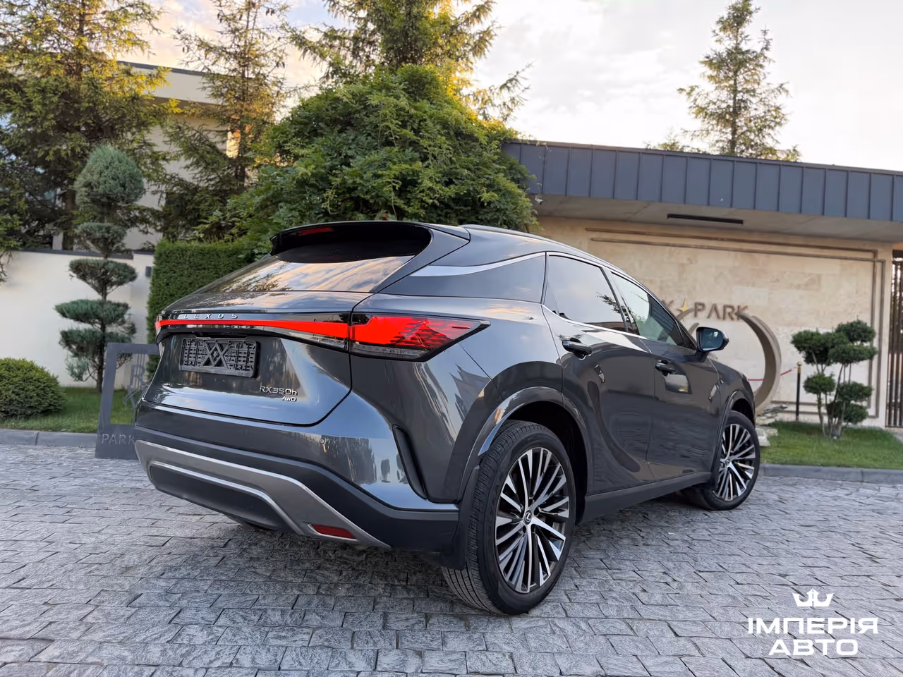 Lexus RX - фото 11