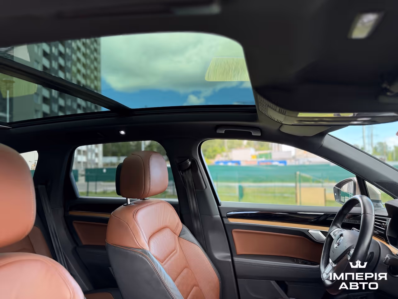 Volkswagen Touareg - фото 12