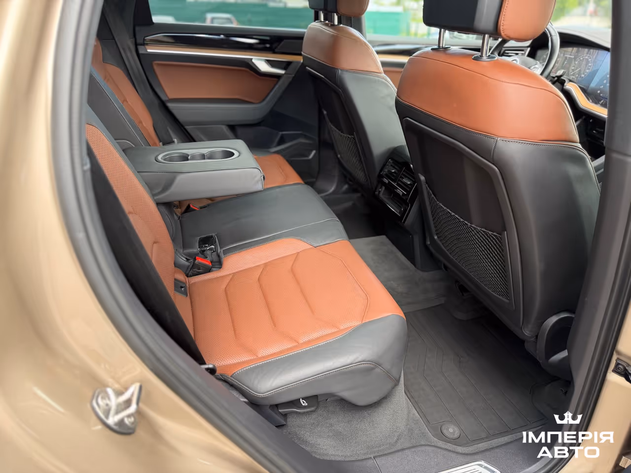 Volkswagen Touareg - фото 15