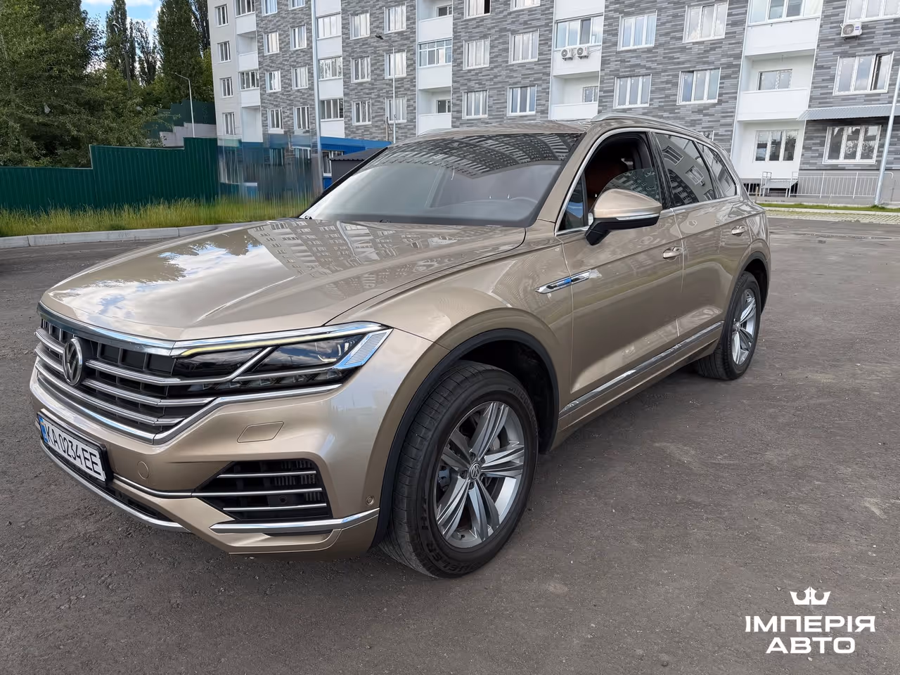 Volkswagen Touareg - фото 1