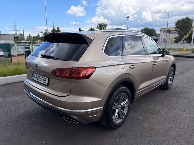 Volkswagen Touareg - зображення 5