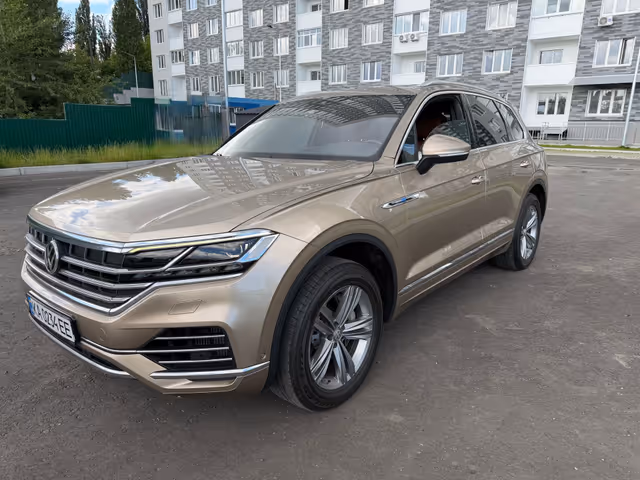 Volkswagen Touareg - зображення 1