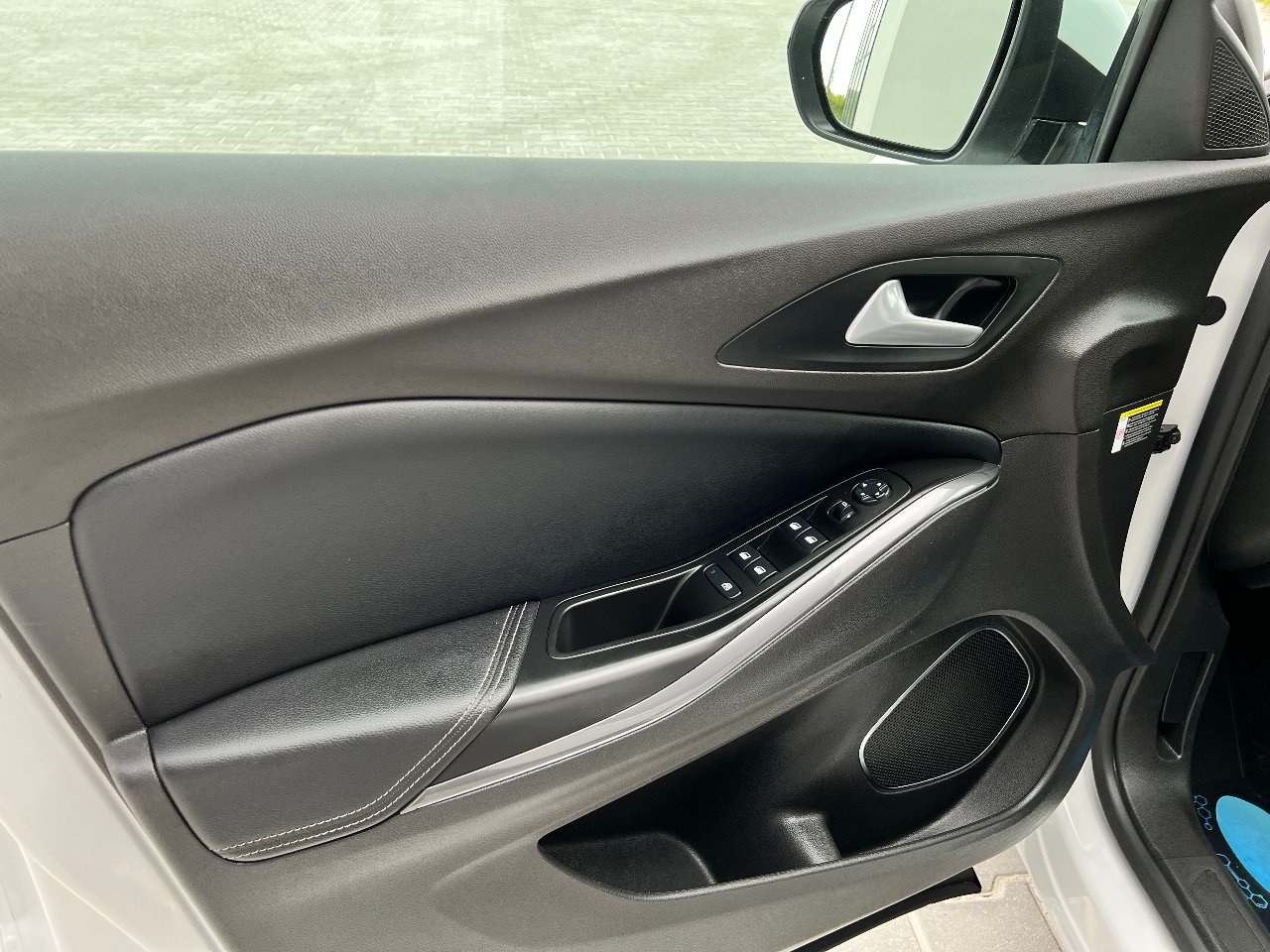 Opel Grandland X - фото 9