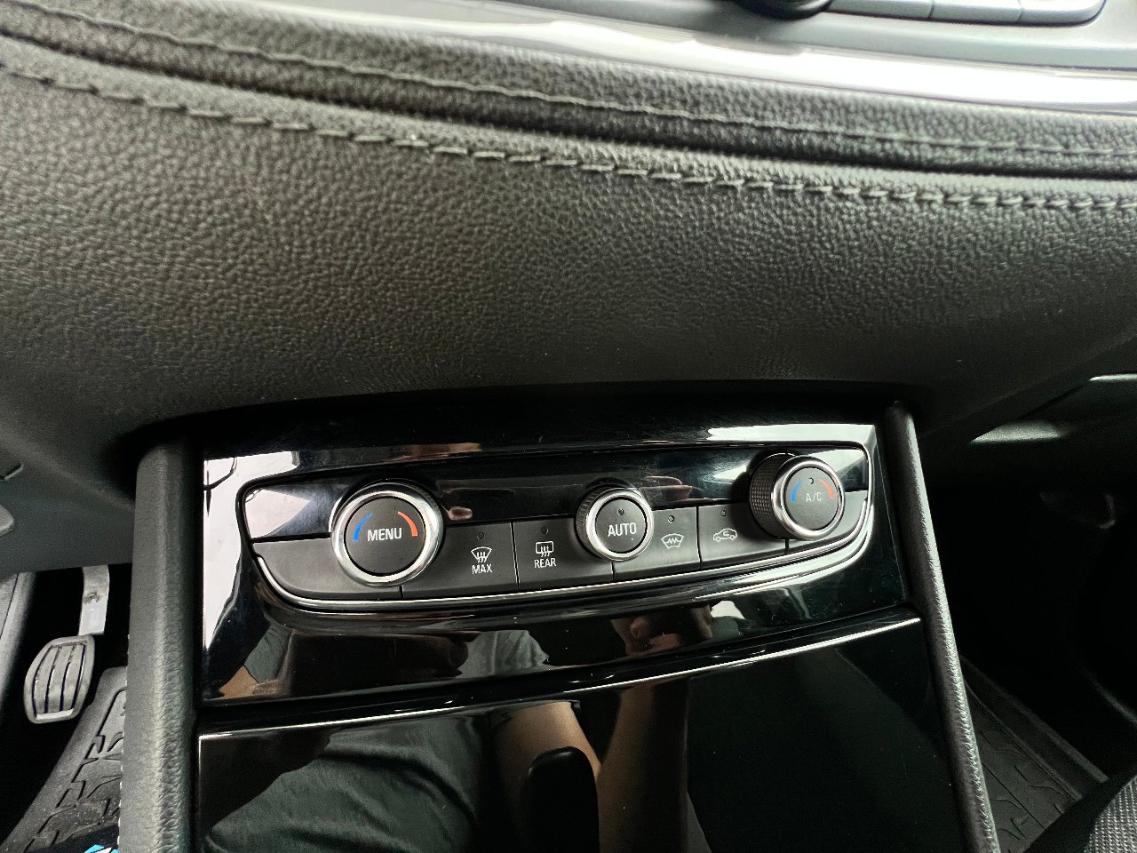 Opel Grandland X - фото 17