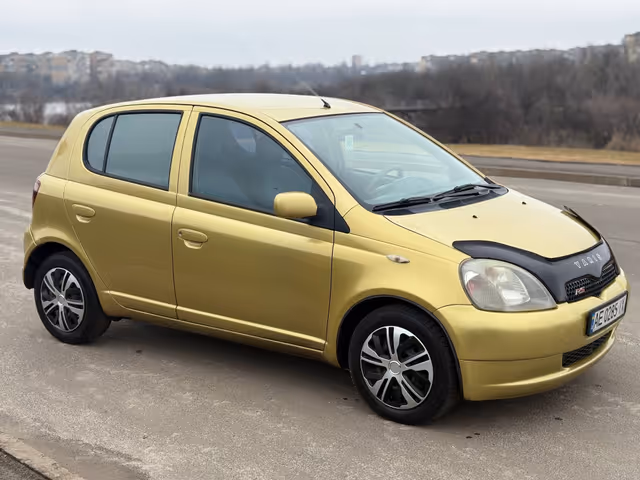 Toyota Yaris - зображення 1