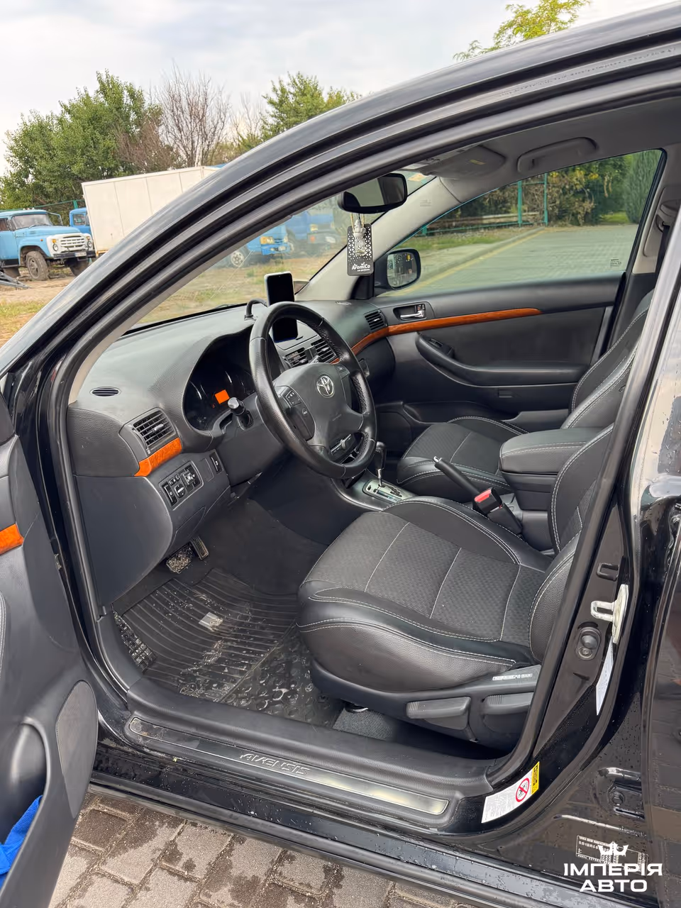 Toyota Avensis - фото 9
