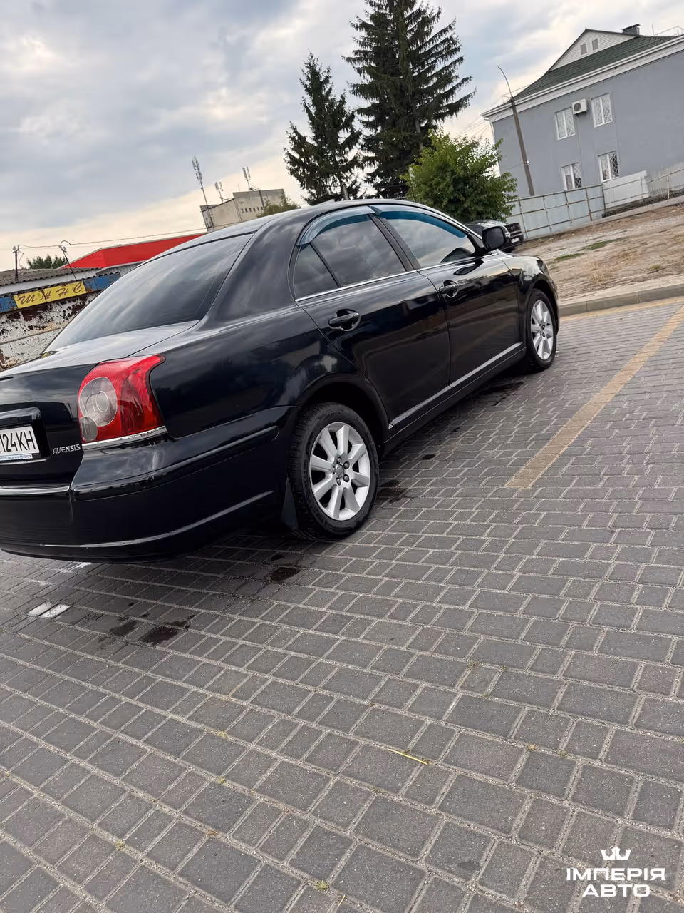 Toyota Avensis - фото 3