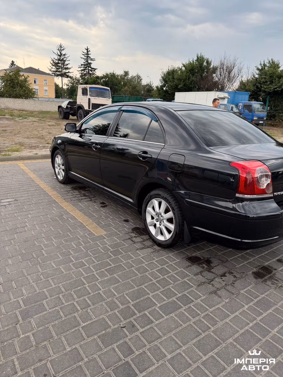 Toyota Avensis - фото 4