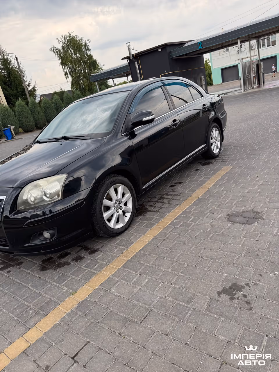 Toyota Avensis - фото 2