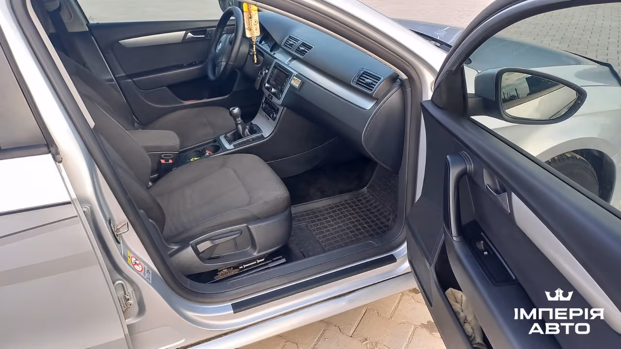 Volkswagen Passat - фото 10