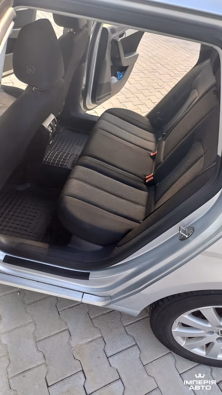 Volkswagen Passat - фото 12
