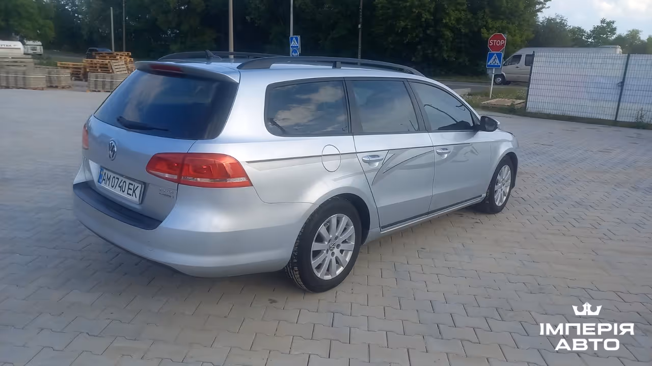 Volkswagen Passat - фото 4
