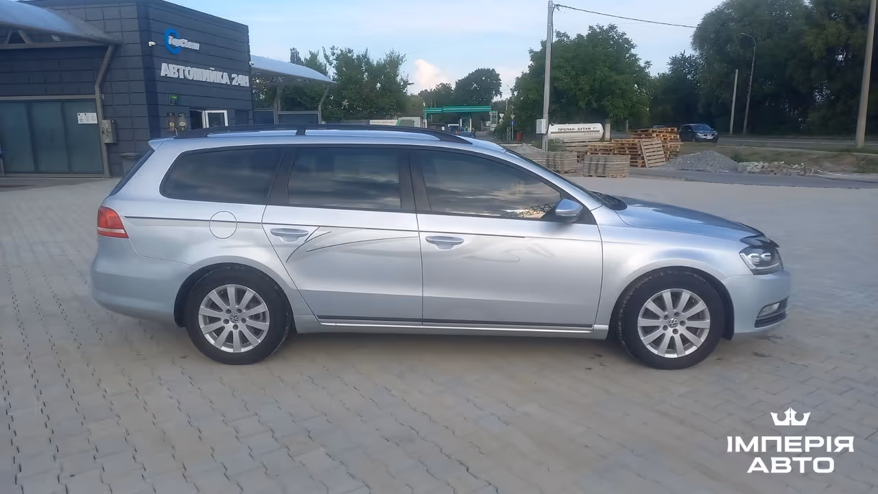 Volkswagen Passat - фото 2