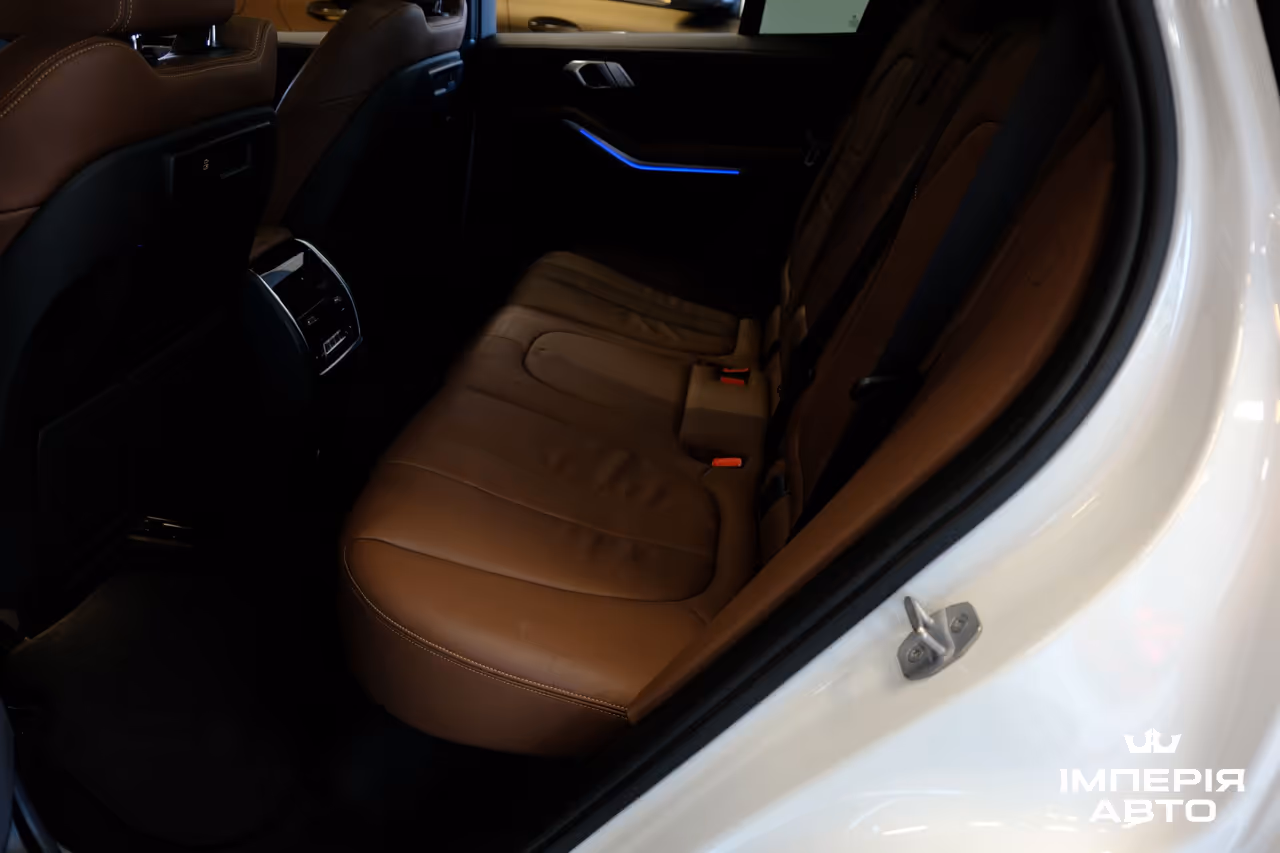 BMW X5 - фото 8