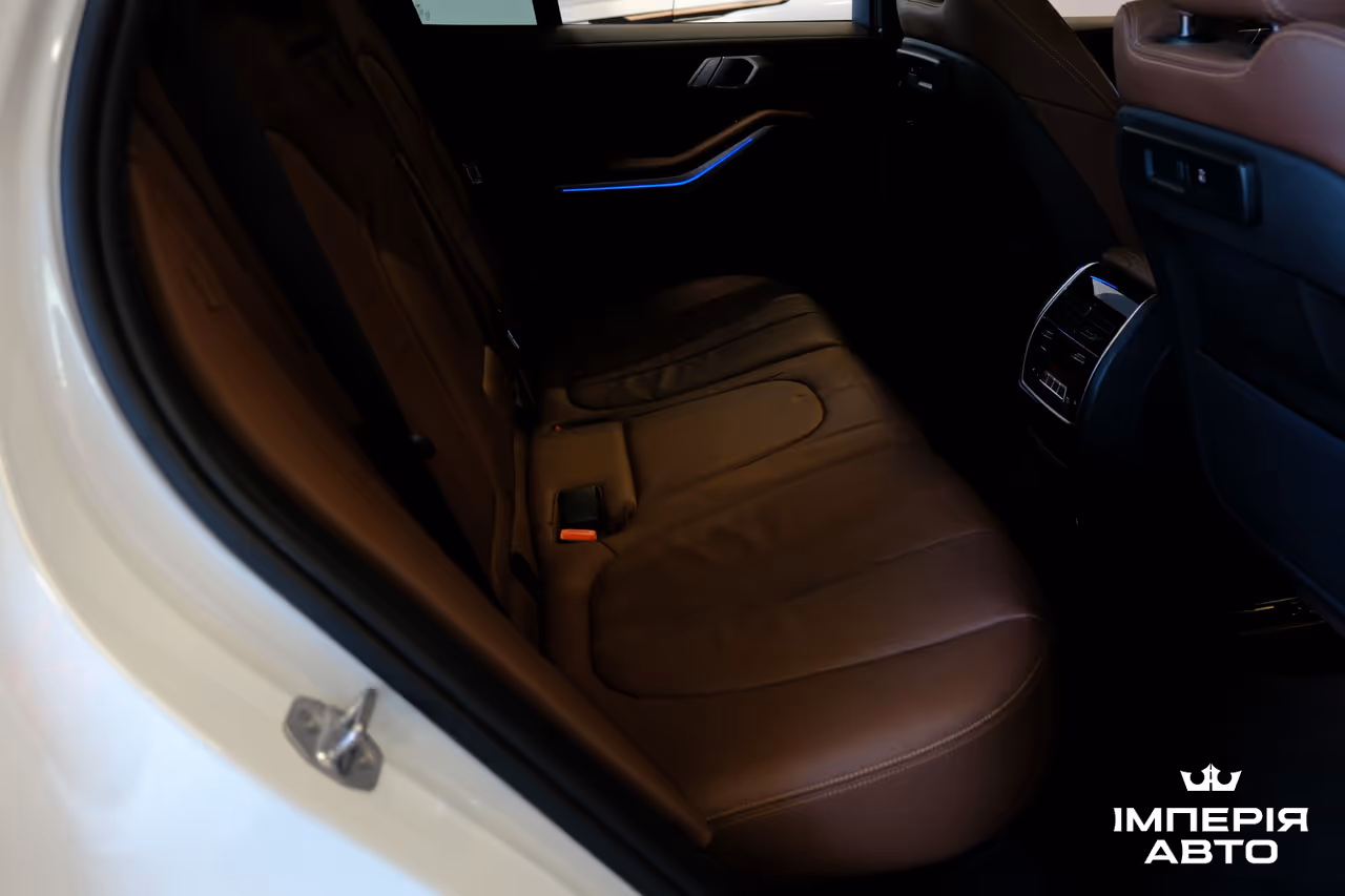 BMW X5 - фото 9