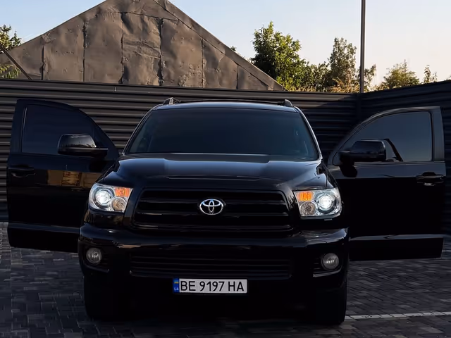 Toyota Sequoia - зображення 2