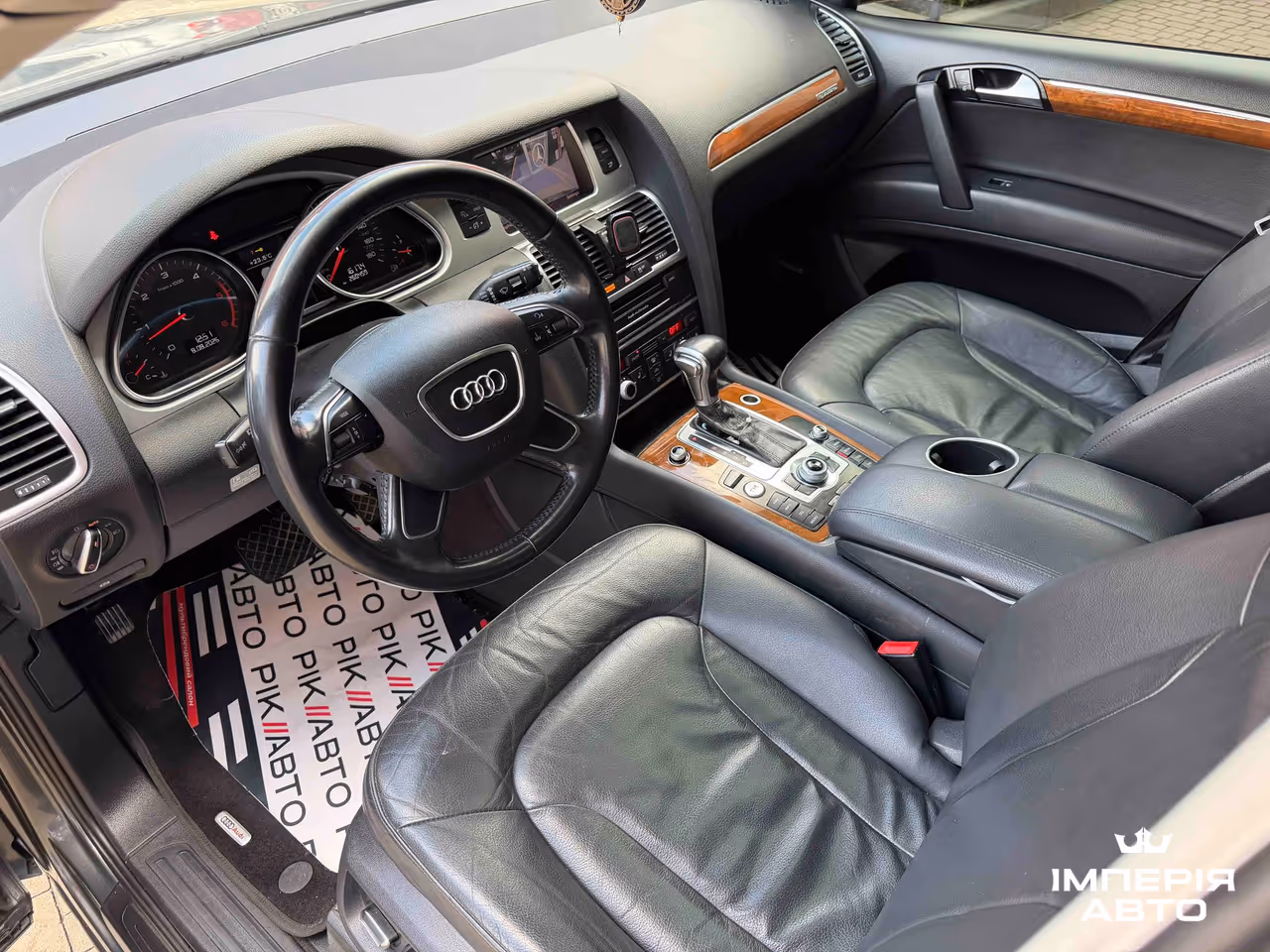 Audi Q7 - фото 19