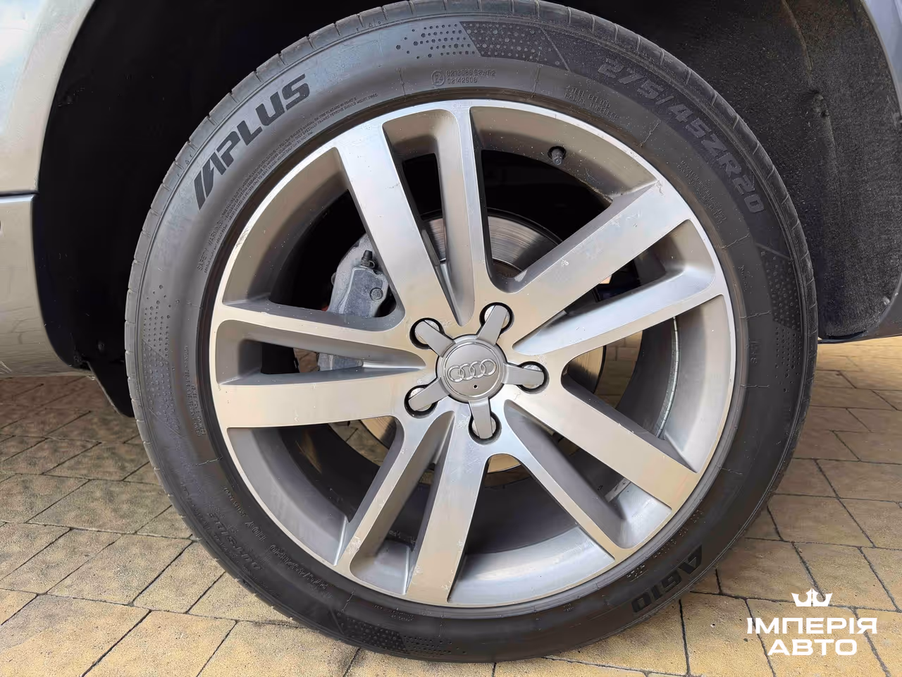 Audi Q7 - фото 10