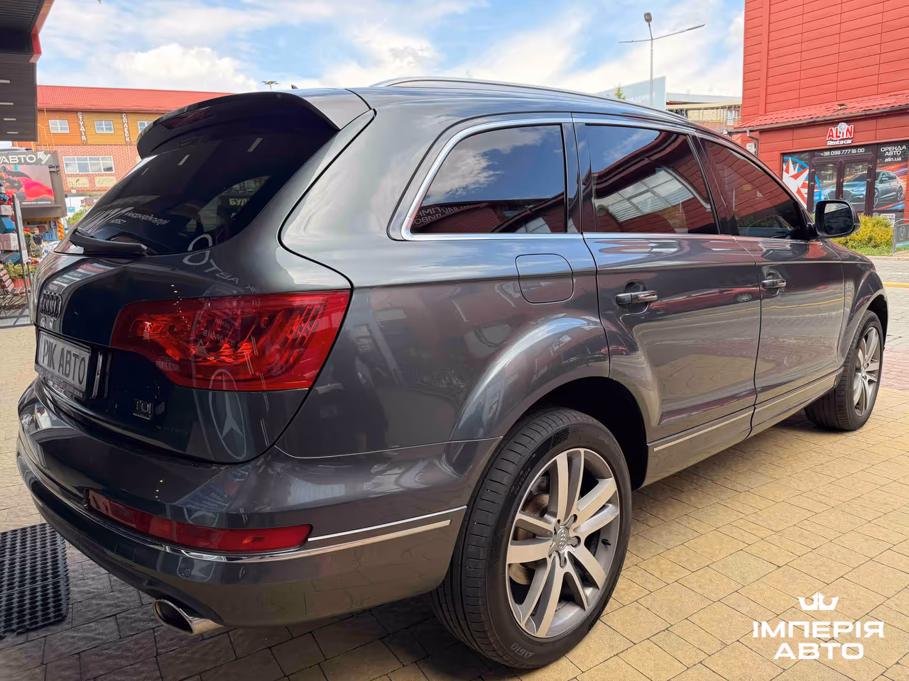 Audi Q7 - фото 7