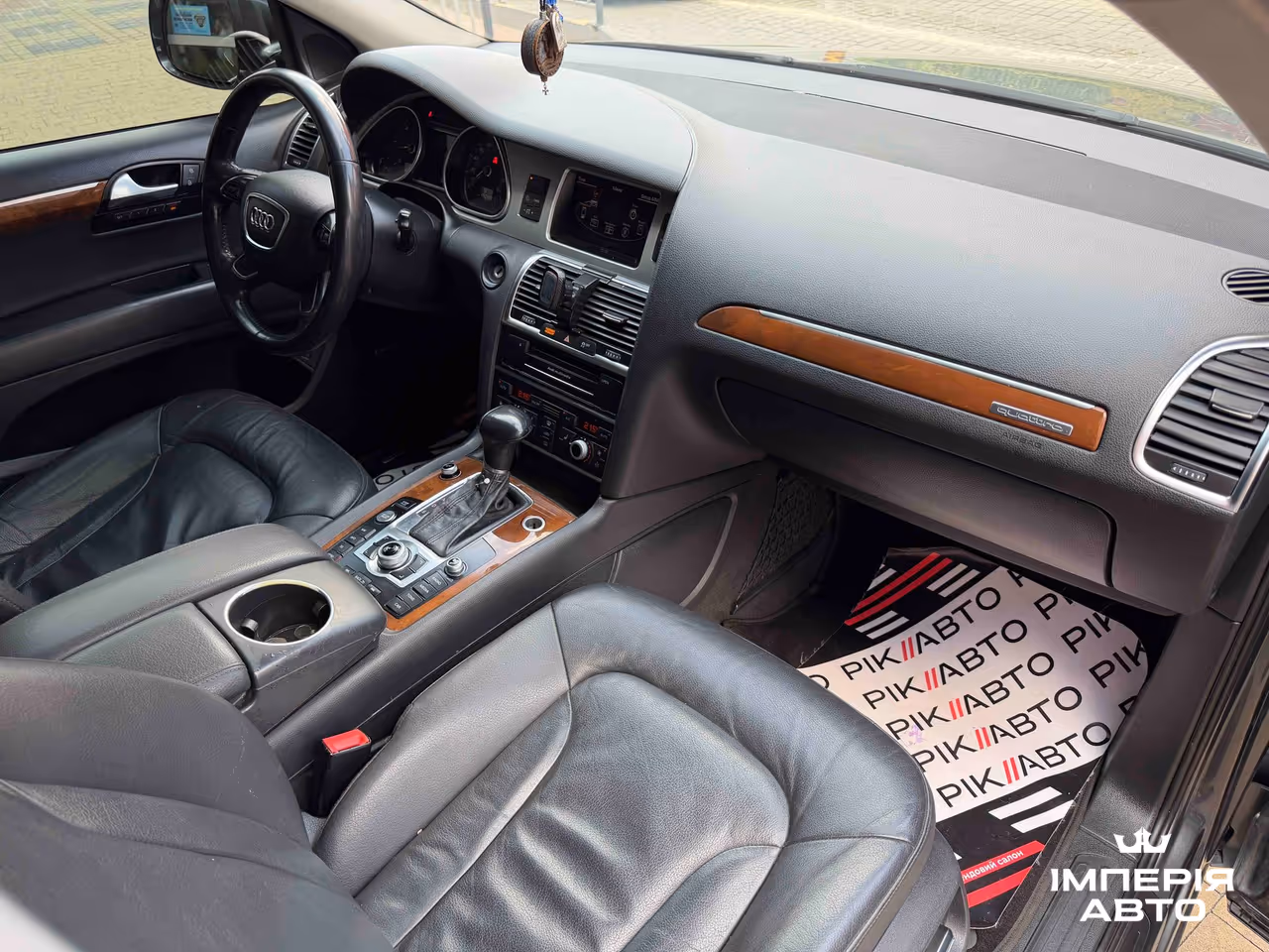 Audi Q7 - фото 41