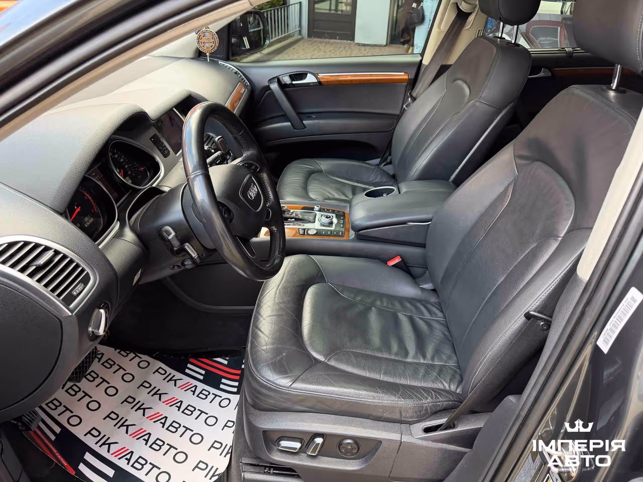 Audi Q7 - фото 18