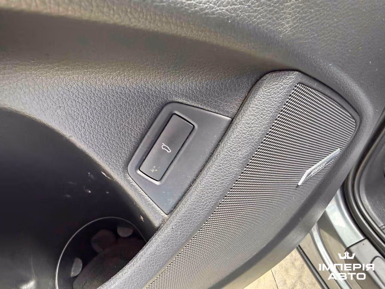 Audi Q7 - фото 14