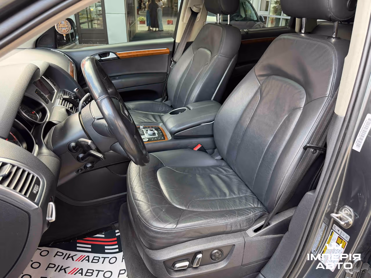 Audi Q7 - фото 17