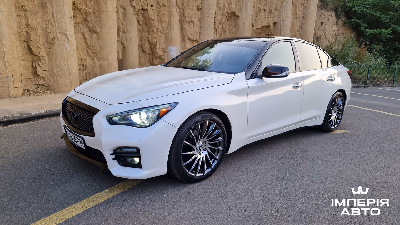 Infiniti Q50 - фото 1
