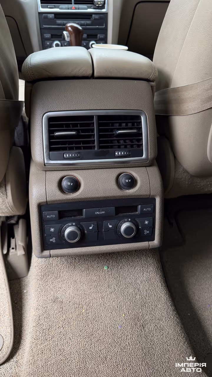 Audi Q7 - фото 19