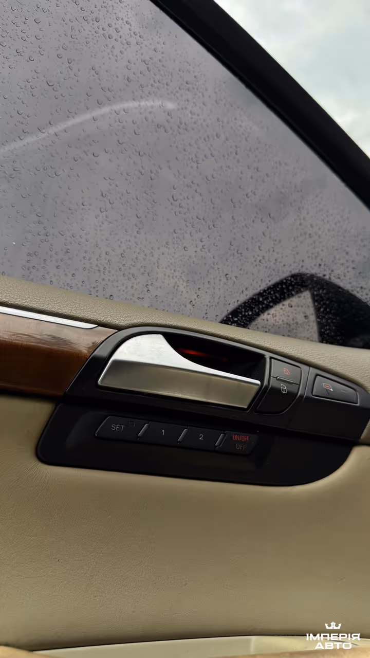 Audi Q7 - фото 13
