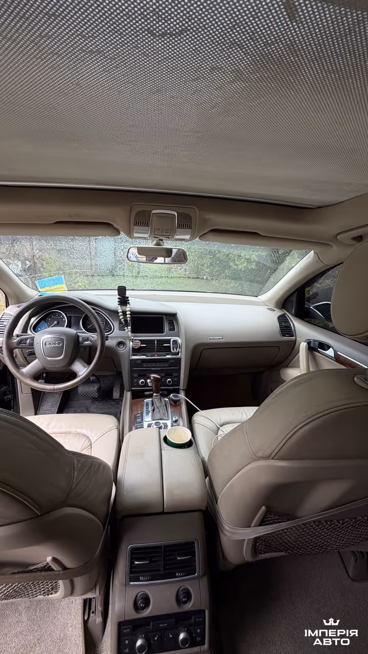 Audi Q7 - фото 22
