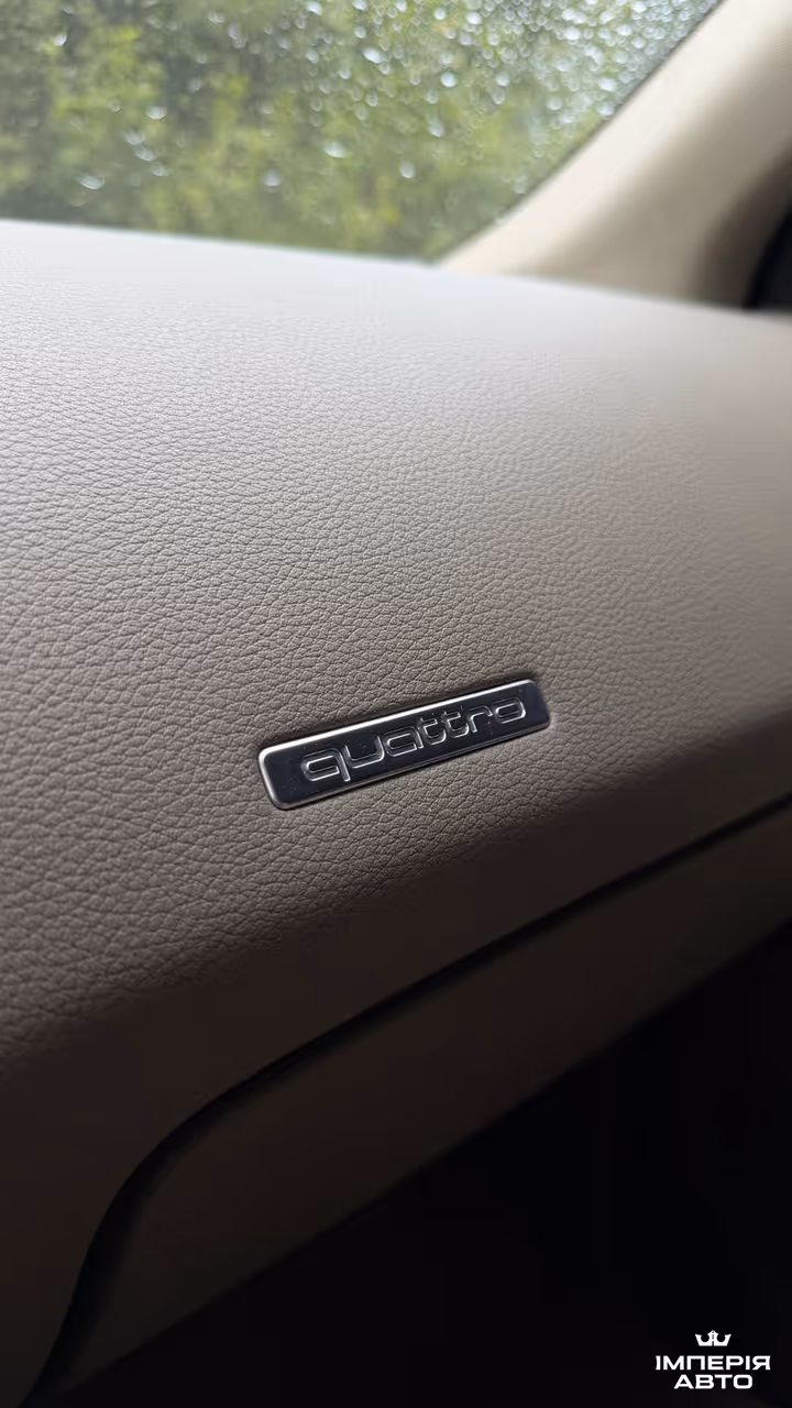 Audi Q7 - фото 18