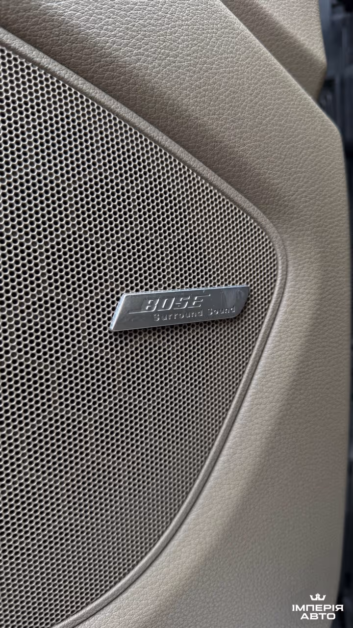 Audi Q7 - фото 17
