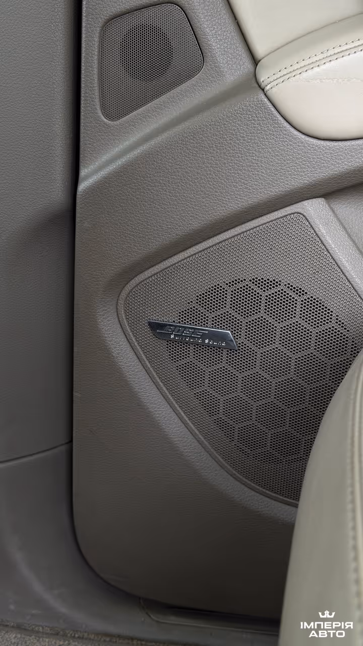 Audi Q7 - фото 23