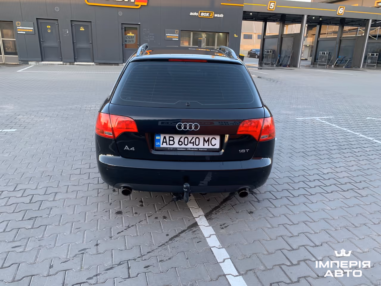 Audi A4 - фото 8