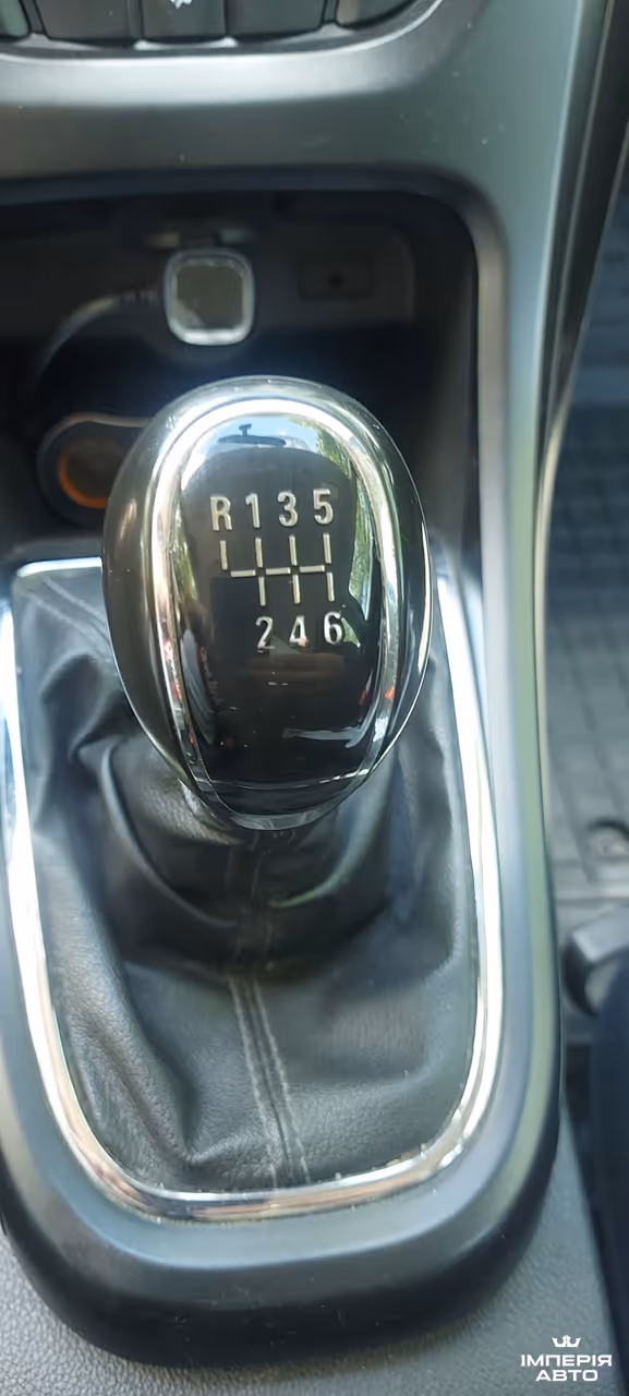 Opel Astra - фото 11