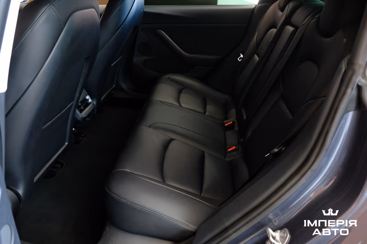 Tesla Model 3 - фото 8