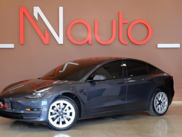 Tesla Model 3 - зображення 1