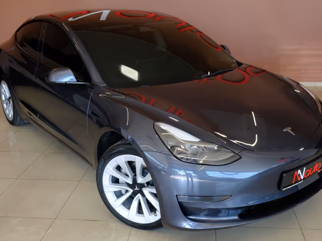 Tesla Model 3 - зображення 4