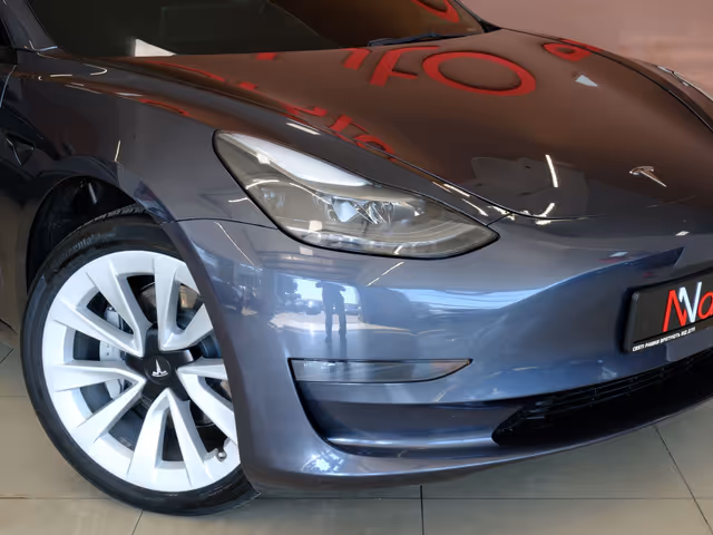 Tesla Model 3 - зображення 3
