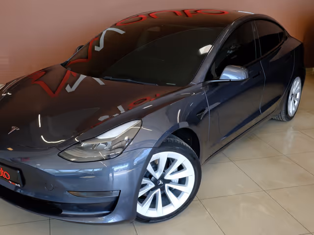 Tesla Model 3 - зображення 2