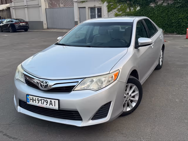 Toyota Camry - зображення 1