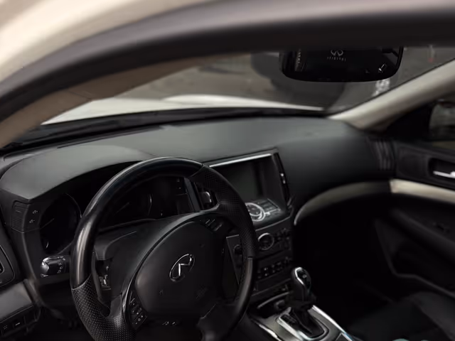 Infiniti Q40 - зображення 5