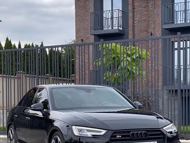 Audi S4 - зображення 1