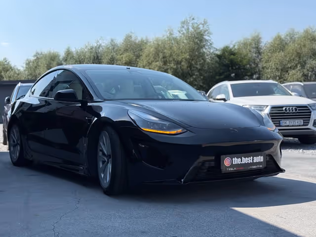 Tesla Model 3 - зображення 3